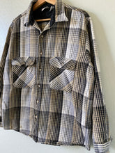 Load image into Gallery viewer, Vintage Button Down Shirt