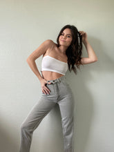 Load image into Gallery viewer, Waist 24 Vintage High Waisted Jeans