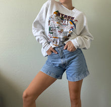 Load image into Gallery viewer, Vintage Graphic Pullover