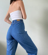 Load image into Gallery viewer, Waist 33 Vintage High Waisted LEE Jeans