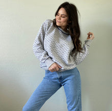 Load image into Gallery viewer, Vintage Pullover Sweater
