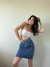 Load image into Gallery viewer, Waist 28 Vintage High Waisted Levi's Skirt