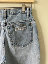 Load image into Gallery viewer, Waist 25 Vintage High Waisted Shorts