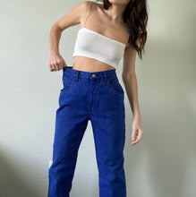 Load image into Gallery viewer, Waist 28 Vintage High Waisted Jeans