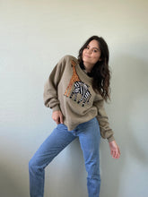 Load image into Gallery viewer, Vintage Graphic Pullover