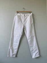 Load image into Gallery viewer, Waist 31 Vintage High Waisted Jeans