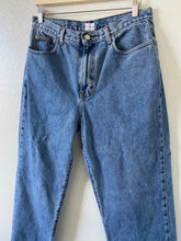 Load image into Gallery viewer, Waist 30 Vintage Calvin Klein Jeans
