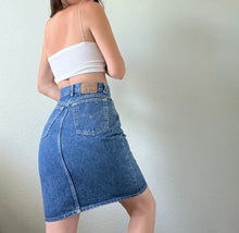 Load image into Gallery viewer, Waist 28 Vintage High Waisted Levi&#39;s Skirt
