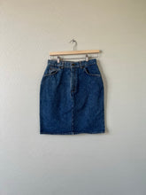 Load image into Gallery viewer, Waist 28 Vintage High Waisted Levi&#39;s Skirt
