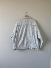Load image into Gallery viewer, Vintage Lightwash Denim Jacket
