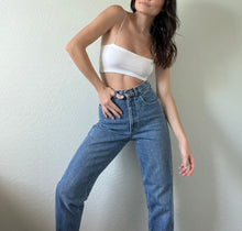 Load image into Gallery viewer, Waist 25 Vintage High Waisted ZENA Jeans
