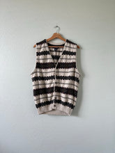Load image into Gallery viewer, Vintage Patterned Vest Sweater
