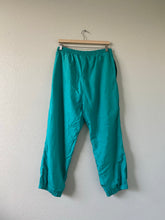 Load image into Gallery viewer, Waist 30 Vintage Parachute Pants
