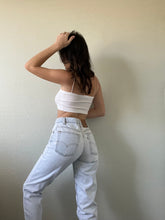 Load image into Gallery viewer, Waist 28 High Waisted Levi&#39;s Jeans
