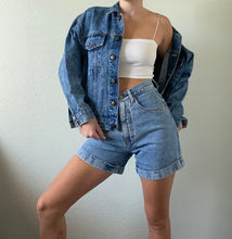 Load image into Gallery viewer, Vintage GUESS Jean Jacket
