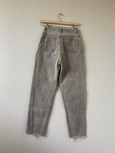 Load image into Gallery viewer, Waist 24 Vintage High Waisted Jeans
