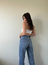 Load image into Gallery viewer, Waist 25 Vintage High Waisted ZENA Jeans
