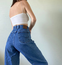 Load image into Gallery viewer, Waist 30 Vintage High Waisted LEE Jeans
