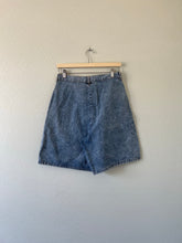 Load image into Gallery viewer, Waist 28 Vintage High Waisted Pleated Acid Wash Shorts

